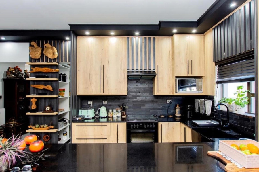 7 Bedroom Property for Sale in Myburgh Park Western Cape